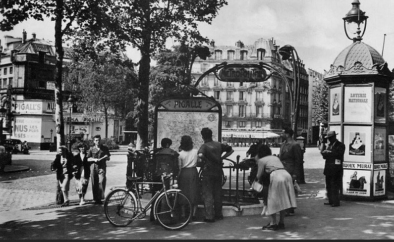 1960 - Place Pigalle, métro Pigalle, Montmartre